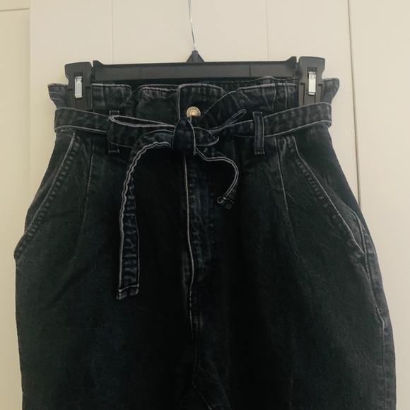 A&F High Rise Mom Jean - Picture 4 of 4